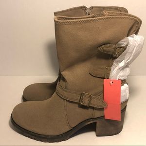 American Rag NWT boots Sz 7.5 Tan